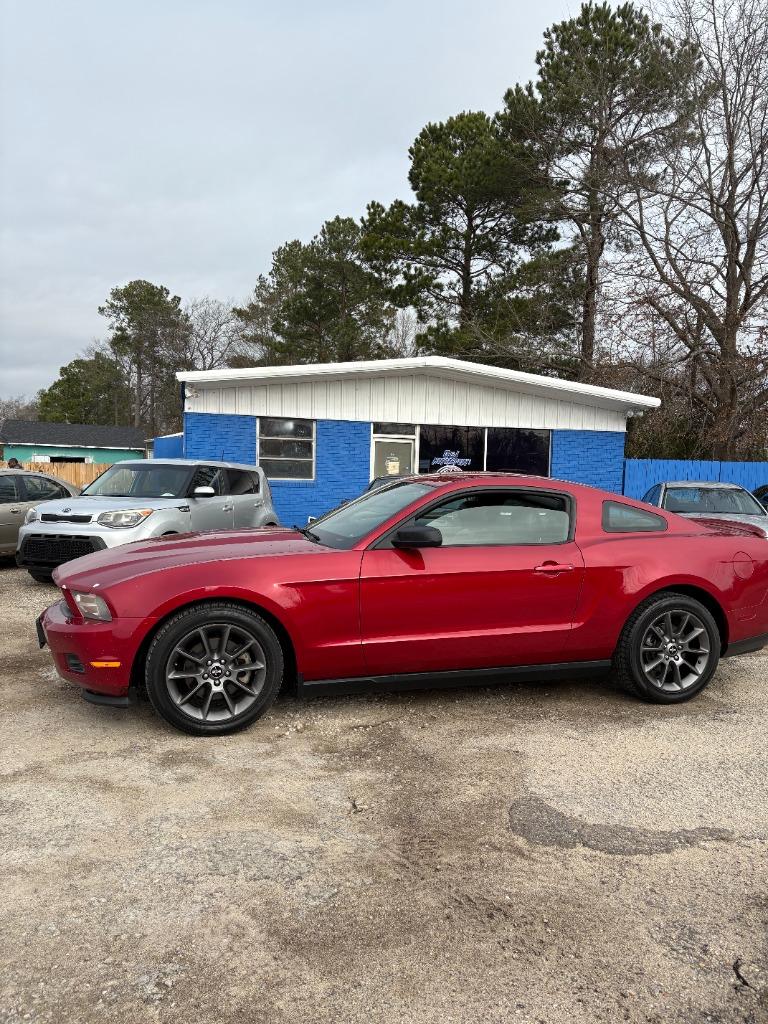 2012 Ford Mustang V6 Premium's photo