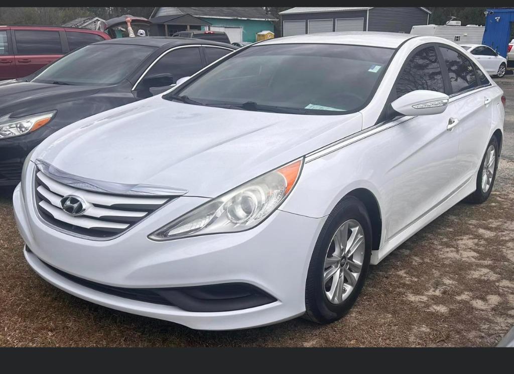 Hyundai Sonata's photo